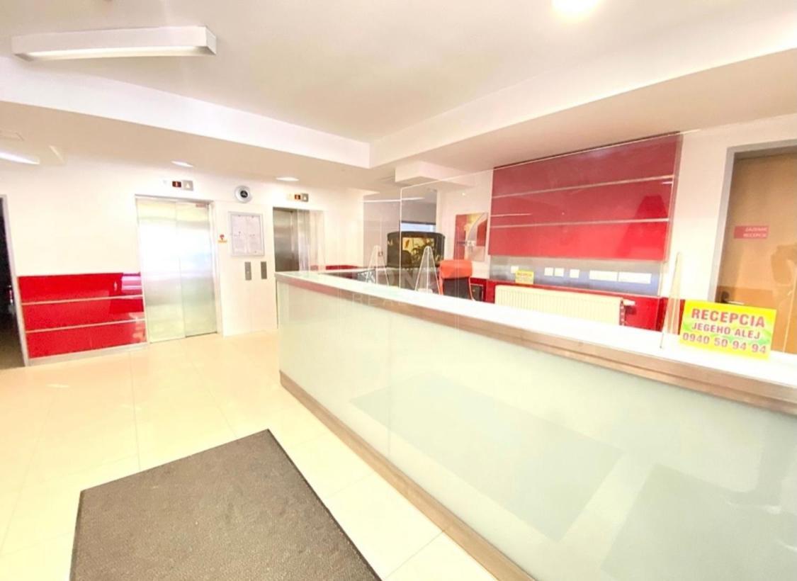 Apartman V Aleji Bratislava Exterior photo